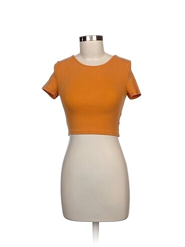 H&M T-shirt %70 İndirimli.