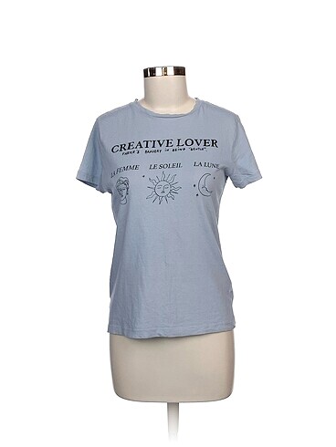 Pull and Bear T-shirt %70 İndirimli.