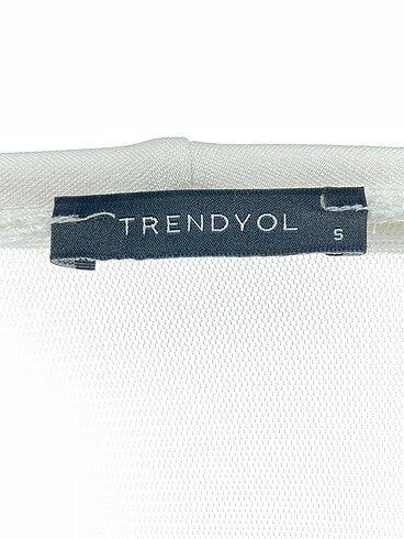 s Beden beyaz Renk Trendyol & Milla Bluz %70 İndirimli.