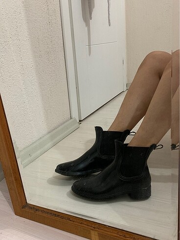 37 numara yağmur çizmesi/ botu