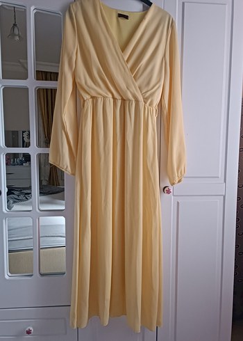 LC Waikiki Bej V Yakalı Uzun Kadın Elbise