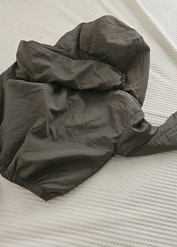 Gri Fermuarlı Yağmurluk - Görsel 4