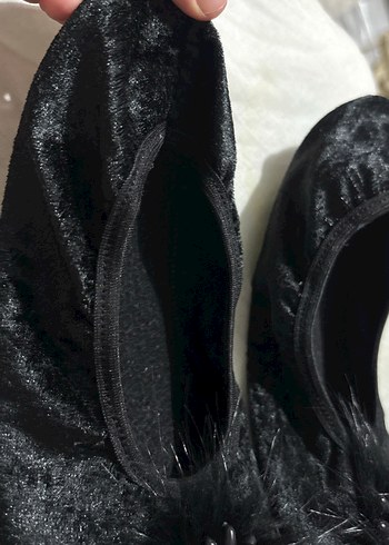 Siyah Kürklü Kadın Ev Terliği - Görsel 4