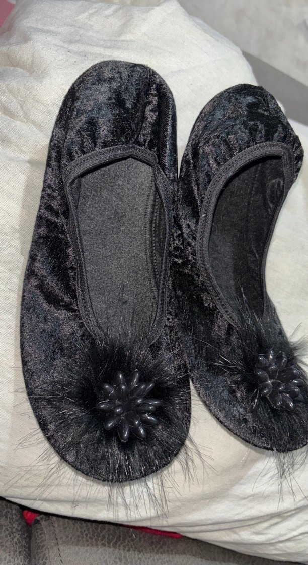 Siyah Kürklü Kadın Ev Terliği - Görsel 5