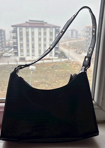 Siyah Çanta - Görsel 2