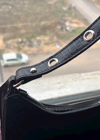 Siyah Çanta - Görsel 3