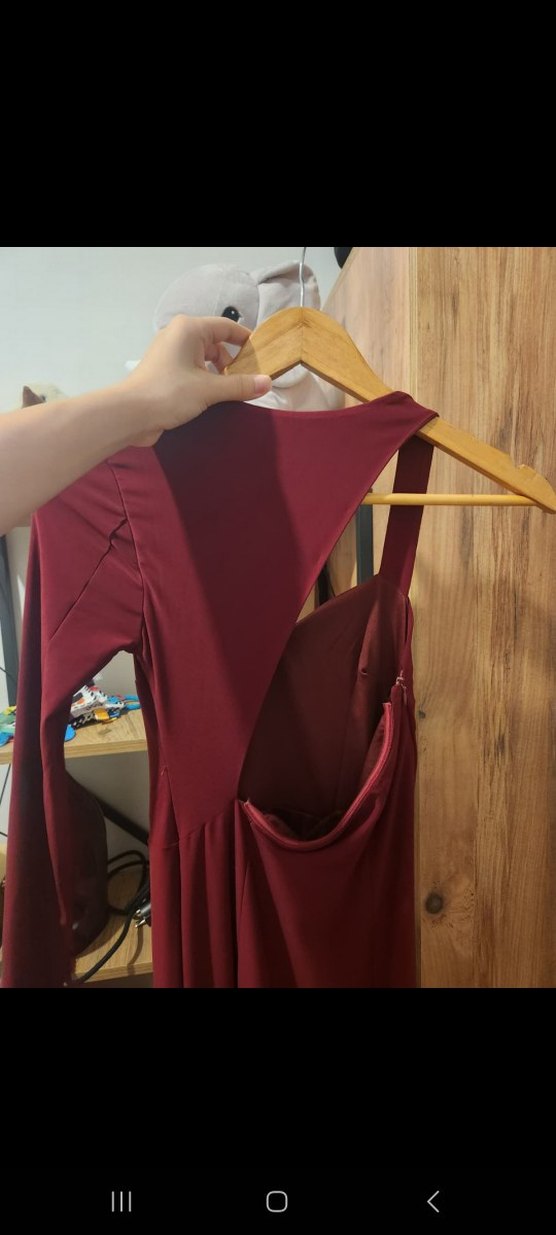 asimetrik kesim bordo abiye elbise - Görsel 5