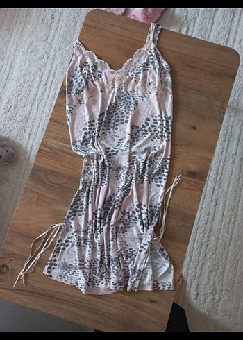 Pembe Desenli Kısa Kadın Gecelik - Görsel 2