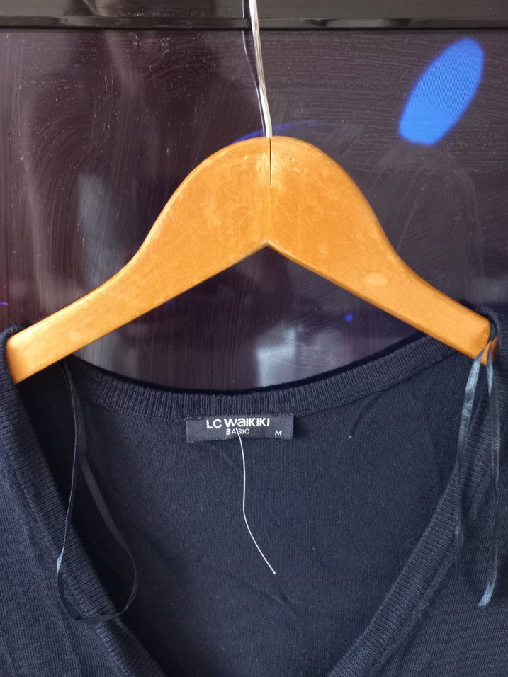 Lacivert V Yaka Düğmeli Kadın Hırka - Görsel 3