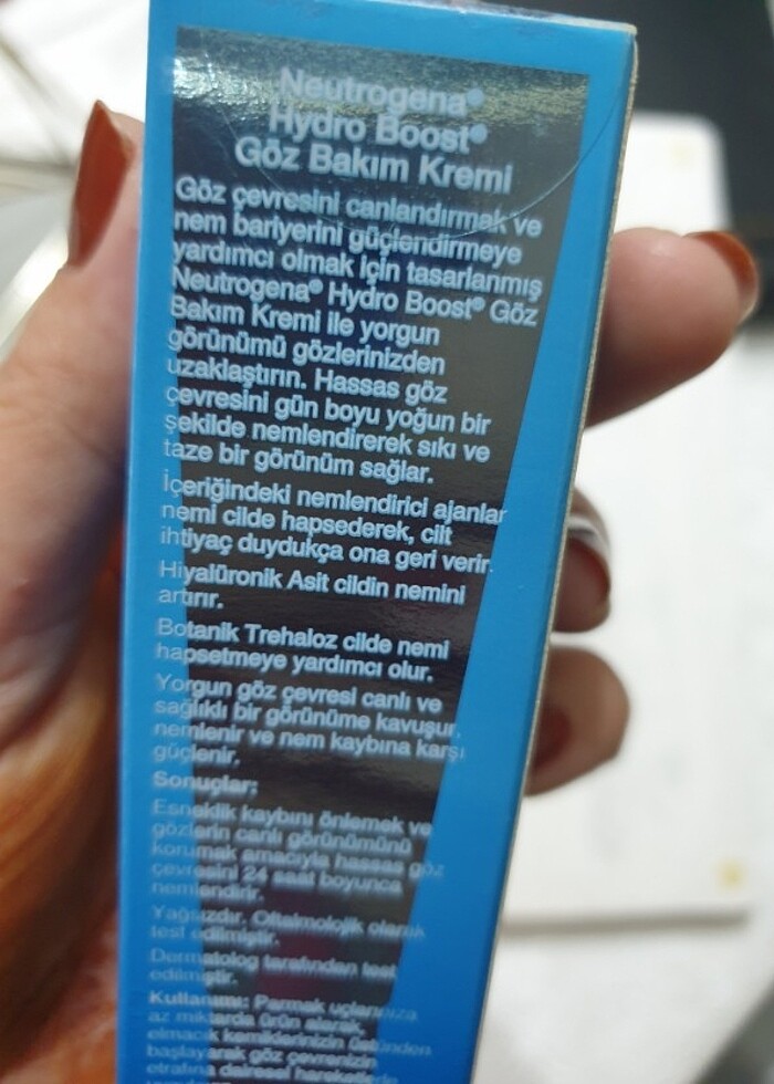 Neutrogena Hydro Boost yorgunluk karşıtı göz bakım kremi - Görsel 3