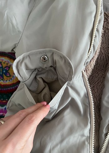 Zara Kız Çocuk Kapüşonlu Bej Peluş Detaylı Mont - Görsel 4