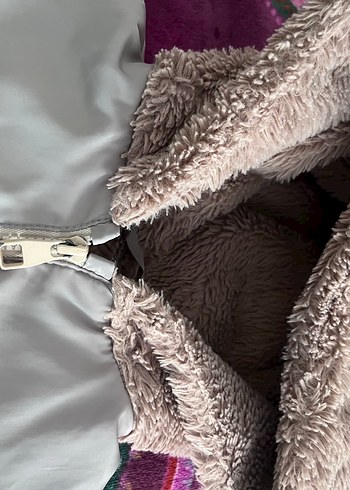 Zara Kız Çocuk Kapüşonlu Bej Peluş Detaylı Mont - Görsel 10