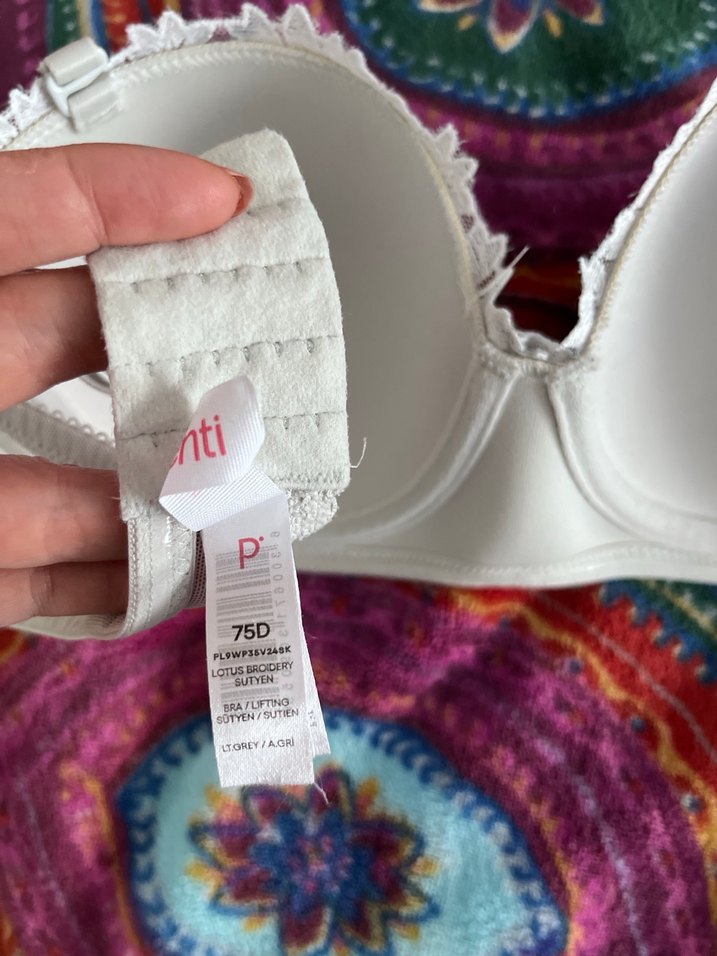 İşlemeli Beyaz Bohem Sütyen 75D - Görsel 3