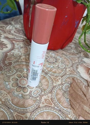Çift taraflı bir tarafı ruj bir tarafı lip glos