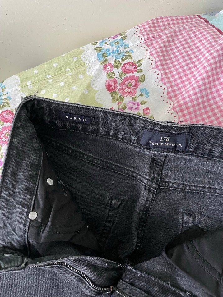 Siyah Yırtık Kesim Kadın Kot Pantolon - Görsel 3