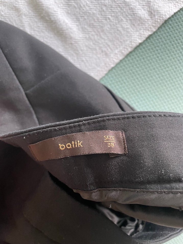 Kadın Siyah Midi Kumaş Pantolon - Görsel 2