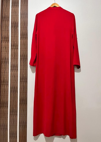 Kırmızı düğmeli tesettür elbise - Görsel 2