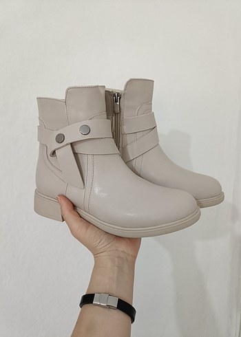 Bej Deri Tokalı Kadın Bot