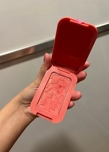 NYX Buttermelt Açık Pembe Allık makyaj kozmetik - Görsel 3