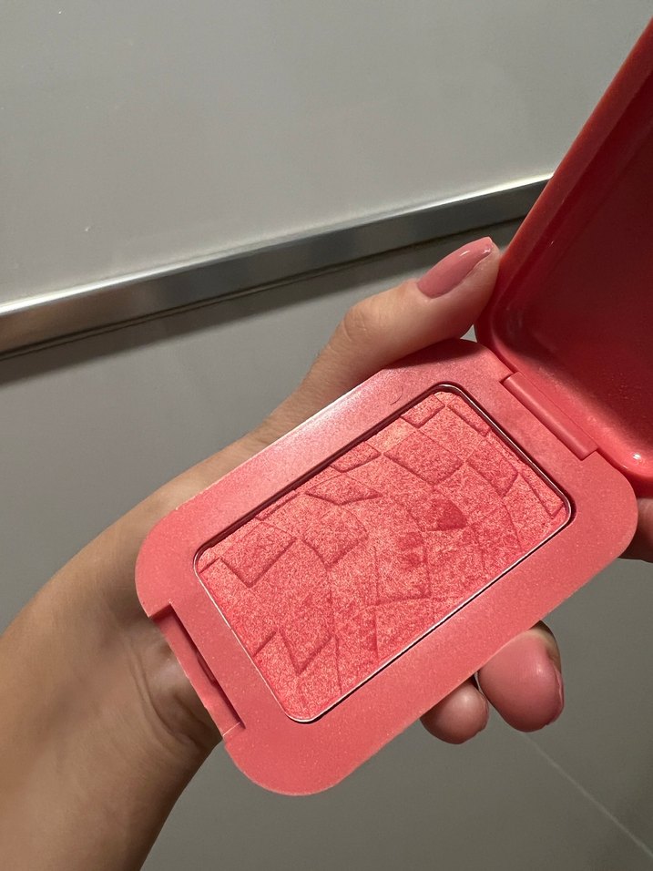 NYX Buttermelt Açık Pembe Allık makyaj kozmetik - Görsel 4