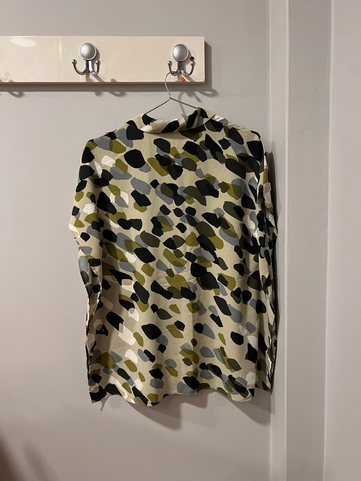 Mango haki yesil desenli kisa kollu gomlek bluz ust giyim - Görsel 4