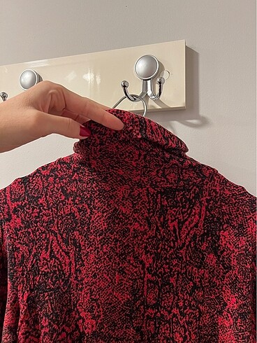 Batik Batik bordo kirmizi siyah desenli bogazli triko kazak ust giyim