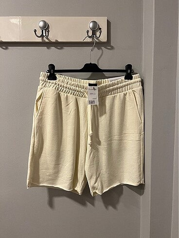 H&M krem ten rengi erkek regular esofman sort bermuda alt giyim