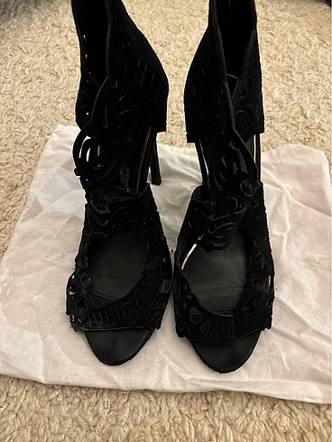 Zara Siyah Topuklu Ayakkabı S