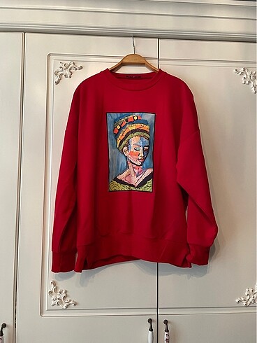 Sweatshirt