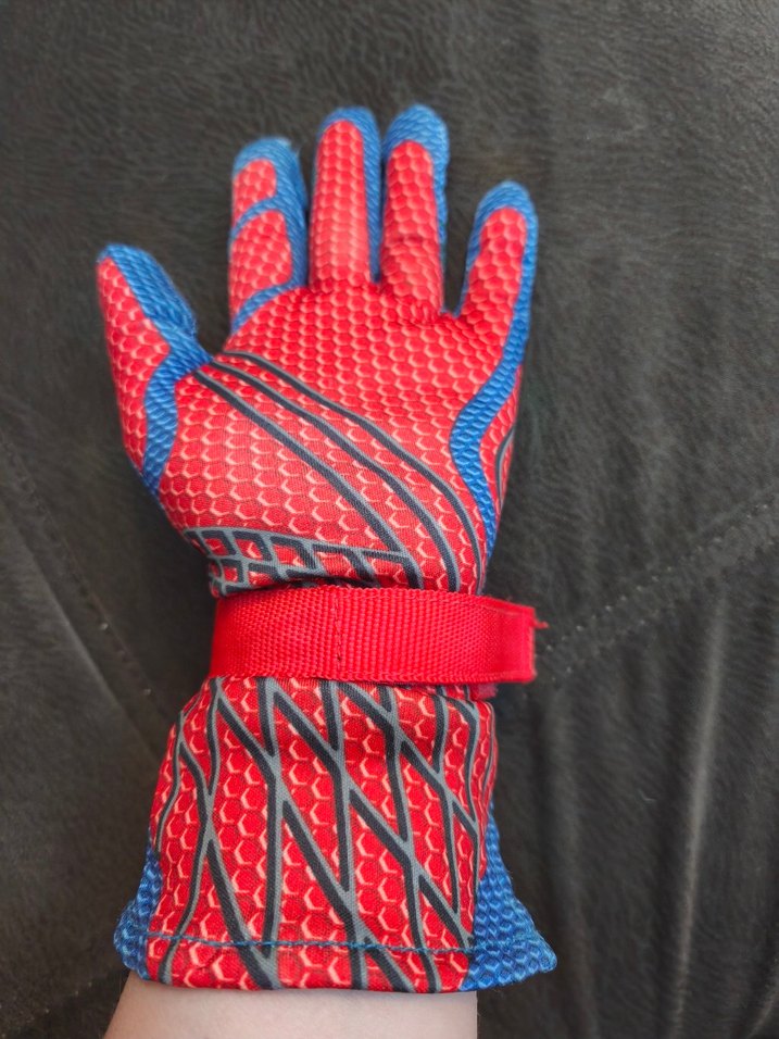 Amerika'dan Spiderman Sesli eldiven - Görsel 3