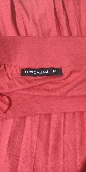 LC Waikiki Pileli etek. LCW Waikiki M