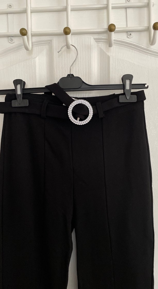 Siyah Kemerli İspanyol Paça Pantolon - Görsel 2