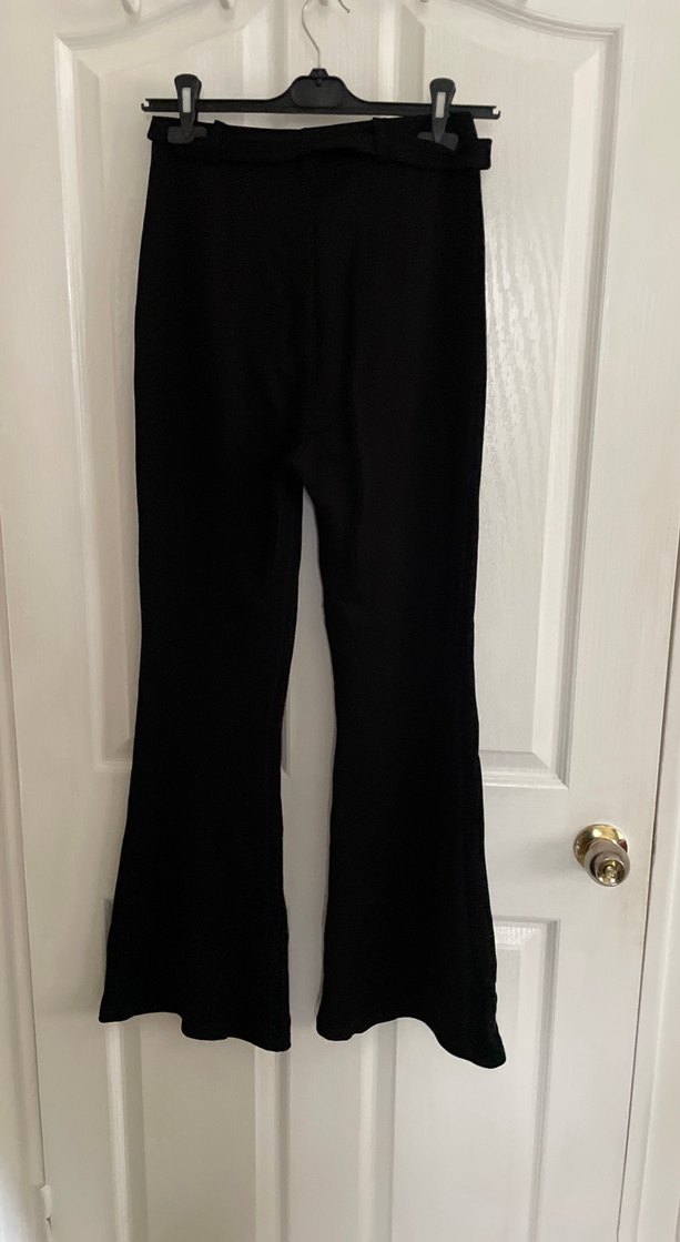 Siyah Kemerli İspanyol Paça Pantolon - Görsel 4