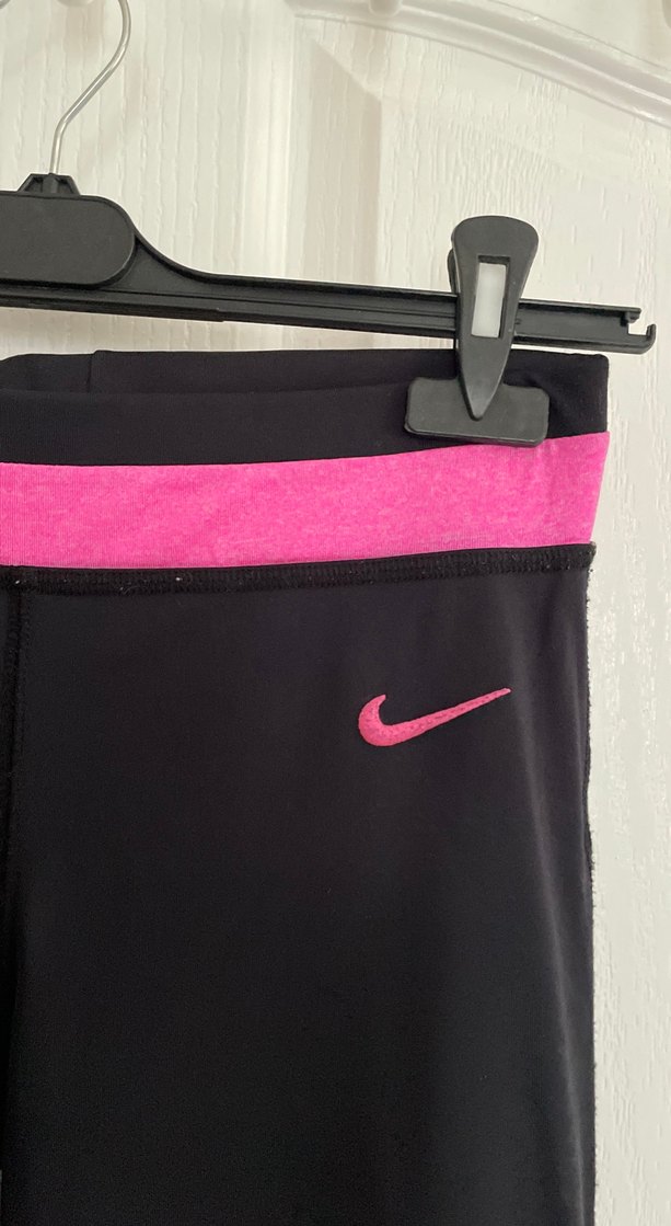 Pembe Detaylı Siyah Nike Kadın Tayt - Görsel 2