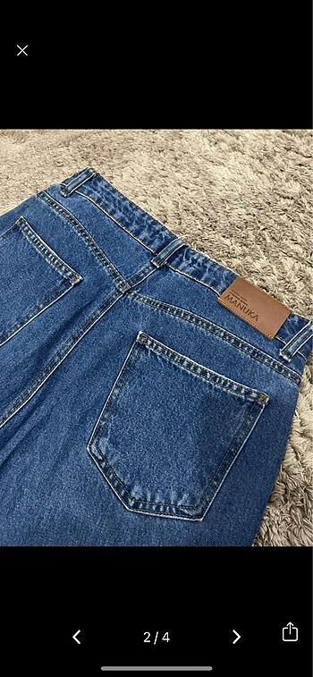 Manuka mom jean