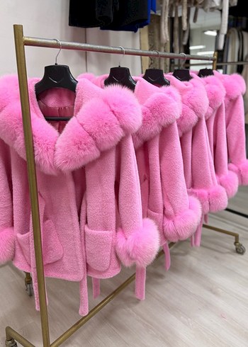 Pembe Kısa natural  Kürk Detaylı Kadın Mont - Görsel 2