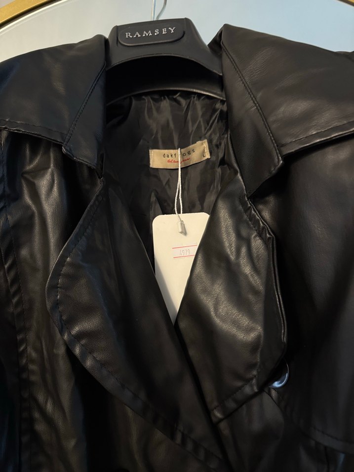 Kadın Siyah Deri Kemerli Uzun Ceket - Görsel 2