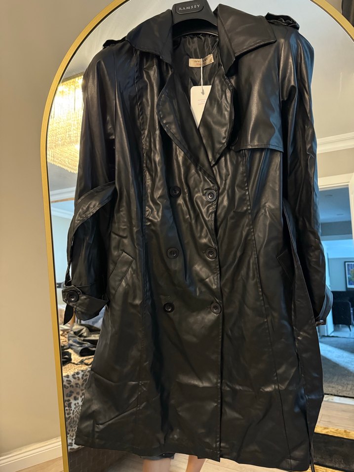 Kadın Siyah Deri Kemerli Uzun Ceket - Görsel 3