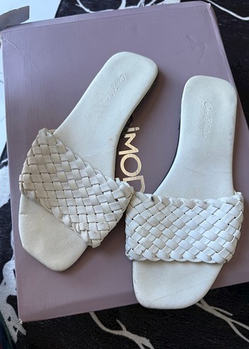 Beyaz Örgü Detaylı Kadın Terlik - Görsel 3