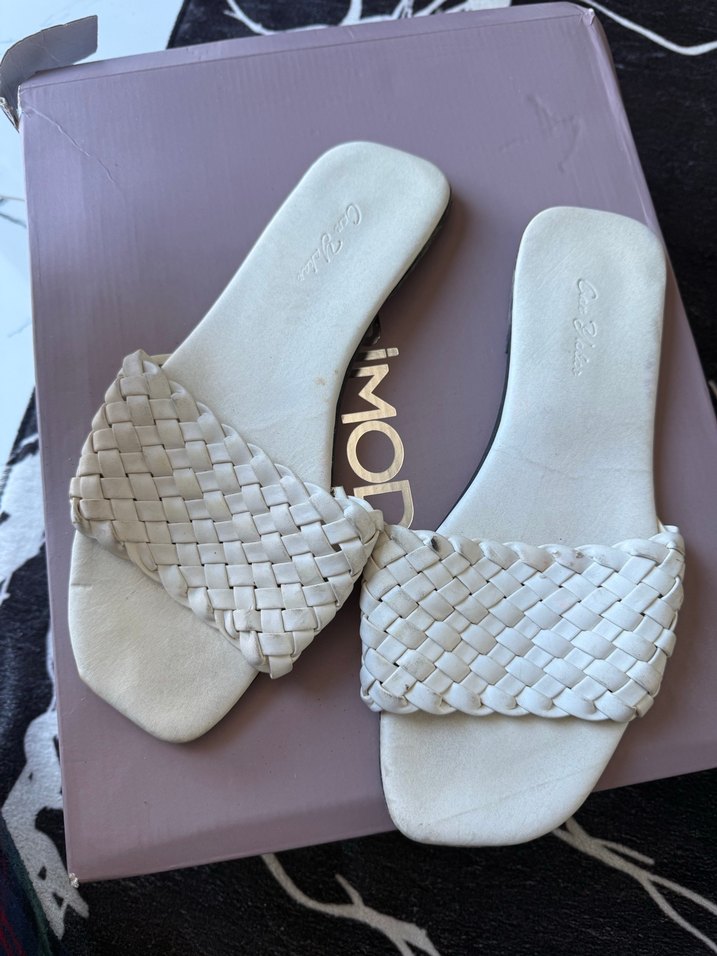 Beyaz Örgü Detaylı Kadın Terlik - Görsel 3