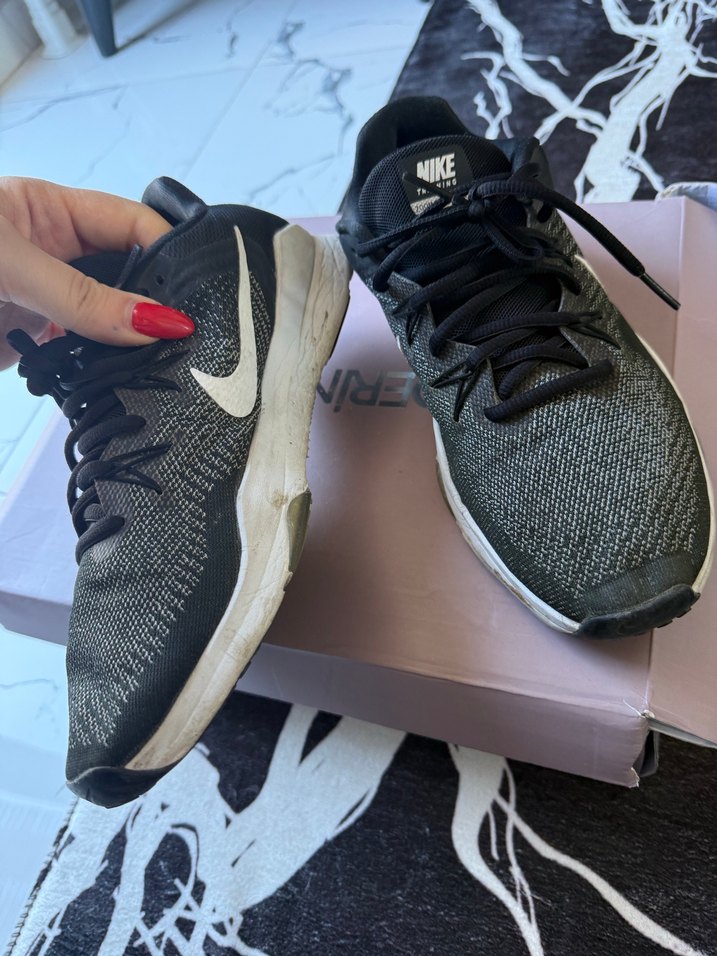 Kadın Gri Nike Spor Ayakkabı — görsel 7/9