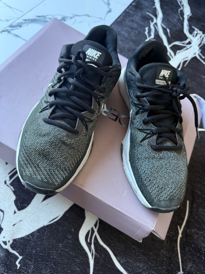 Kadın Gri Nike Spor Ayakkabı — görsel 8/9