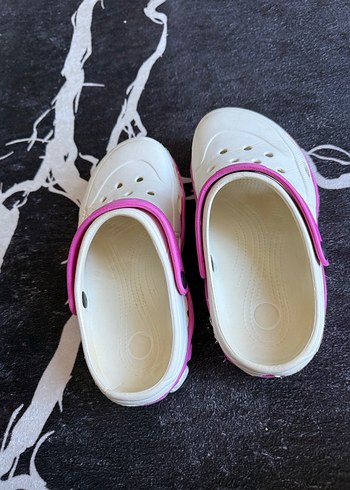 Kızlar için beyaz renkli kaydırmaz terlik - Görsel 3