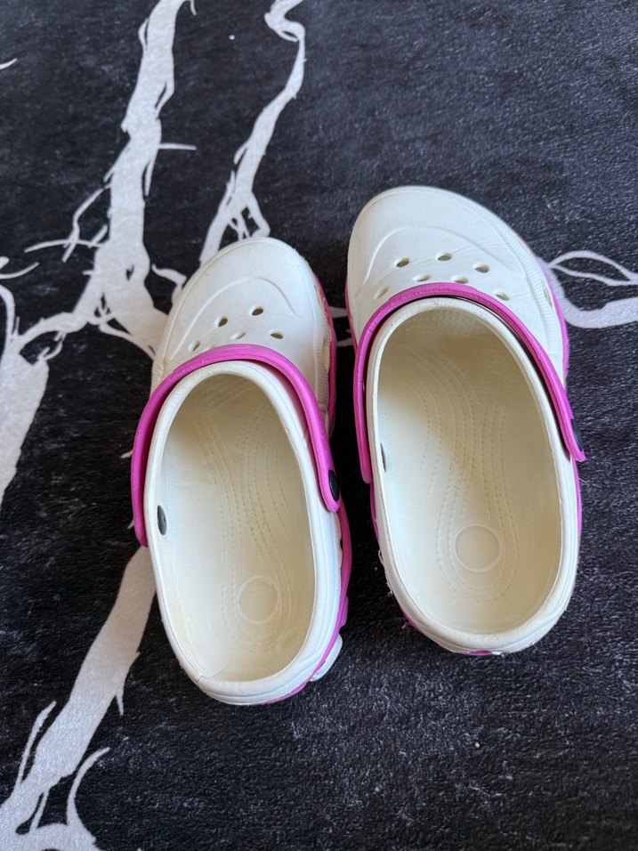 Kızlar için beyaz renkli kaydırmaz terlik - Görsel 3