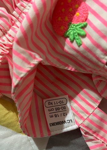 LC Waikiki Pembe Çizgili Kız Çocuk Straplez Pilili Elbise