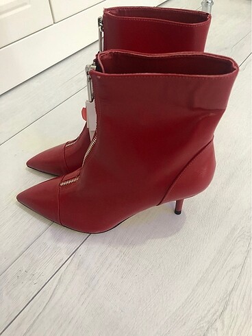 36 Beden Zara bot