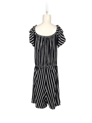 m Beden PreLoved Kısa Tulum %70 İndirimli.