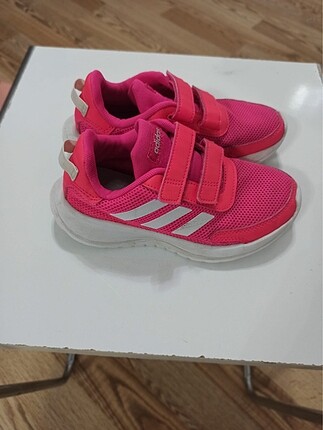 Adidas marka kız çocuk ayakkabısı