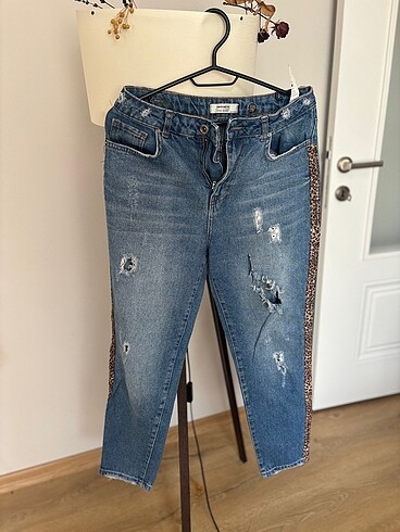 Mango Yanları Leopar Mom Model Kot pantolon