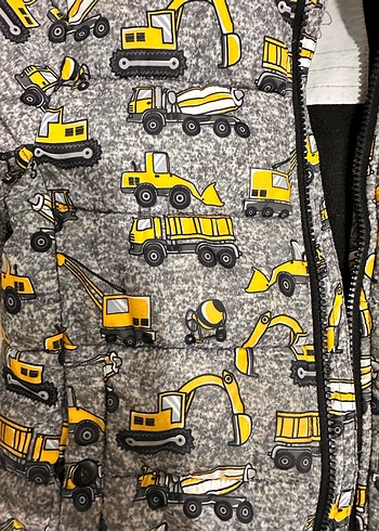 Gri Baskılı Kapüşonlu Erkek Çocuk Montu - Görsel 4